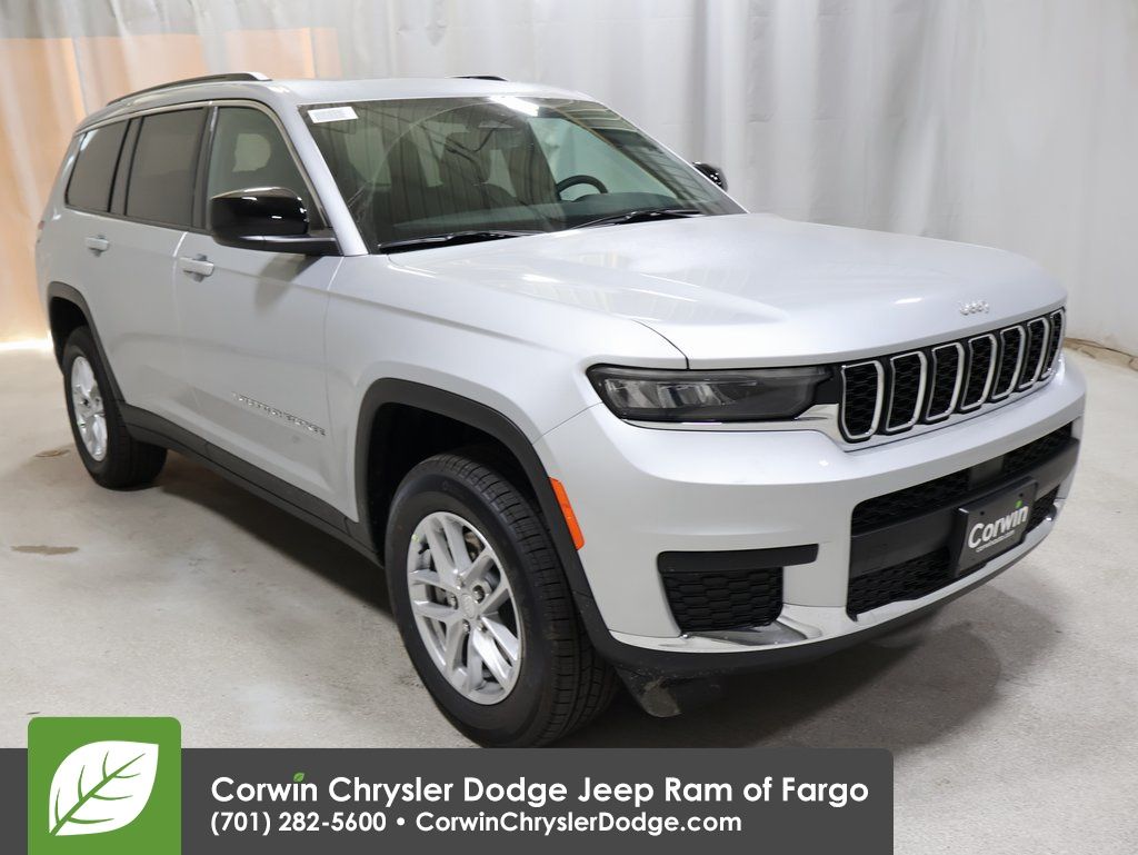 2025 Jeep Grand Cherokee L Laredo's photo