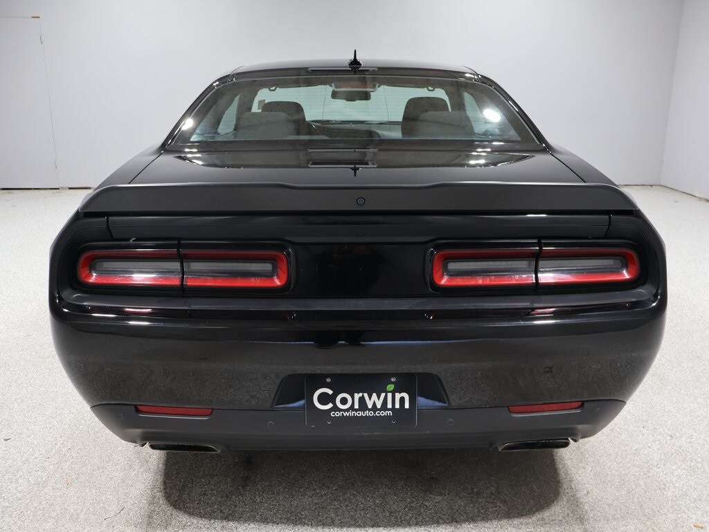 2022 Dodge Challenger R/T photo 3