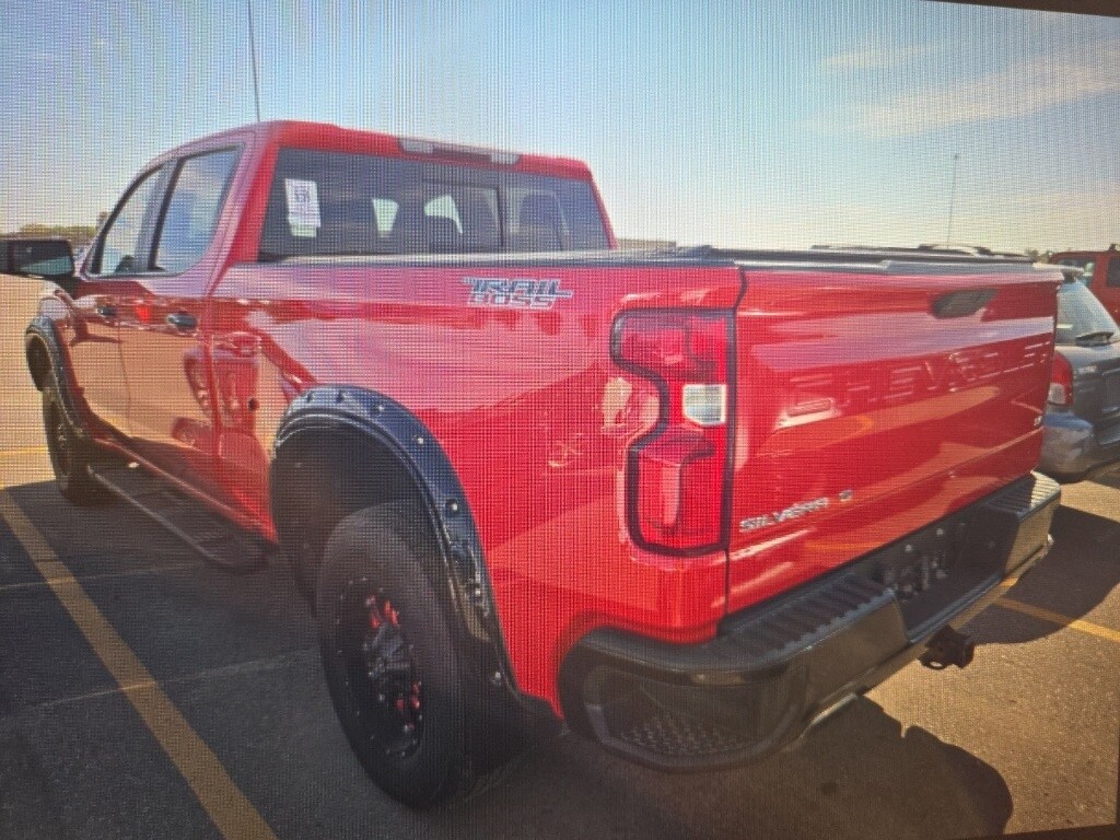 2019 Chevrolet Silverado Trail Boss LT photo 4