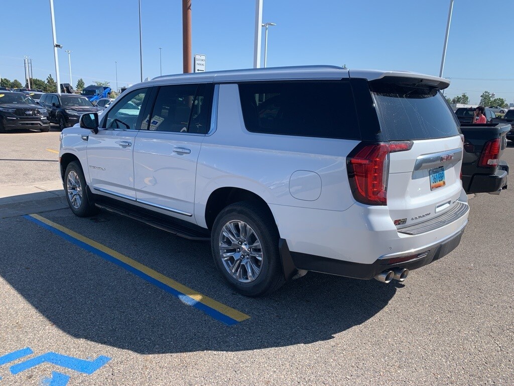 2023 Gmc Yukon XL Denali photo 3