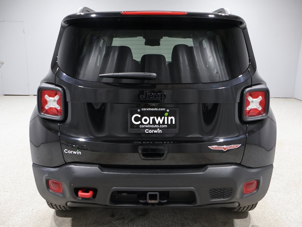 2023 Jeep Renegade Trailhawk photo 2
