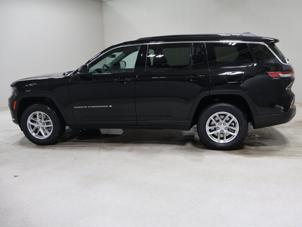 2025 Jeep Grand Cherokee Laredo photo 4