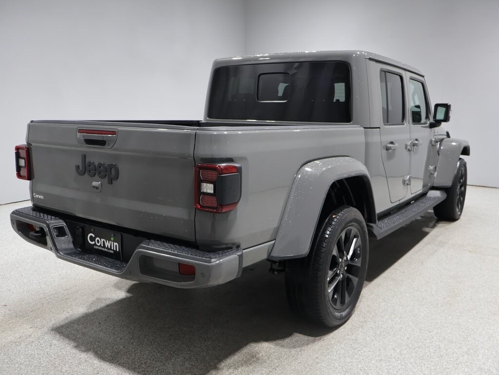 2023 Jeep Gladiator Overland photo 2
