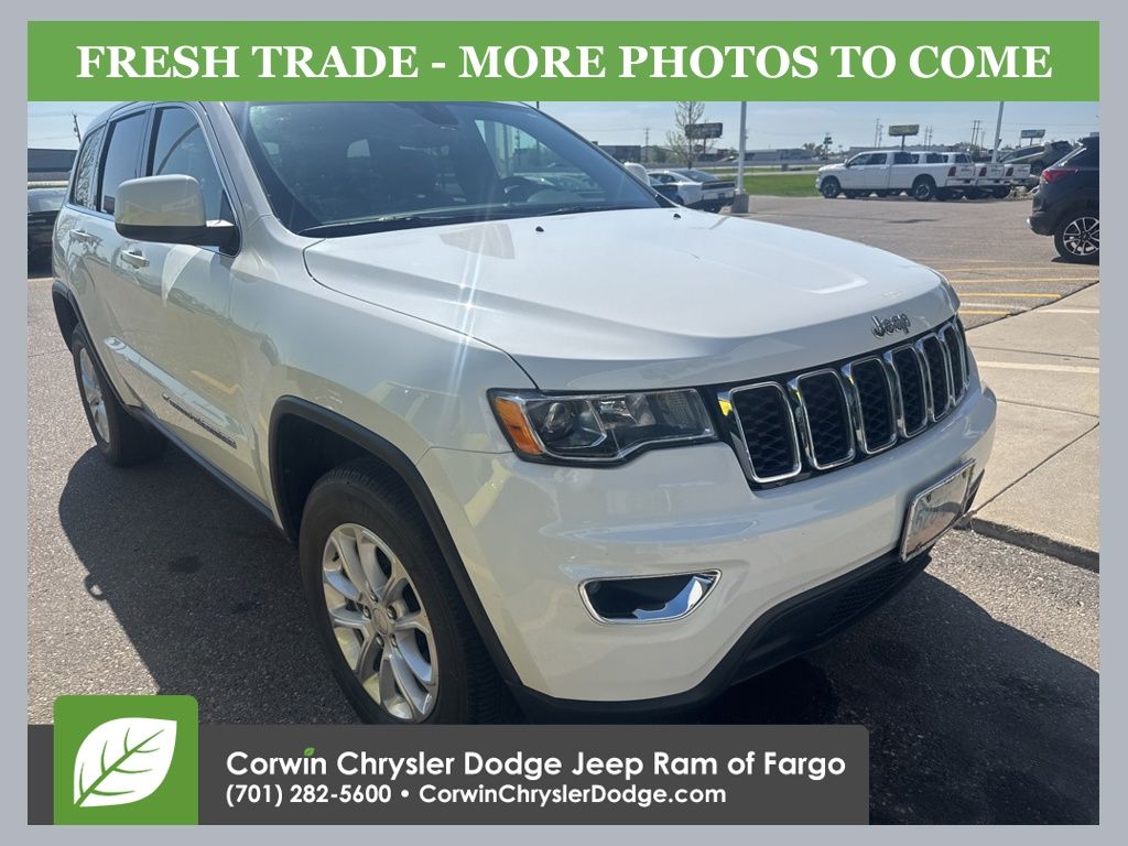 2022 Jeep Grand Cherokee Laredo E 4WD's photo