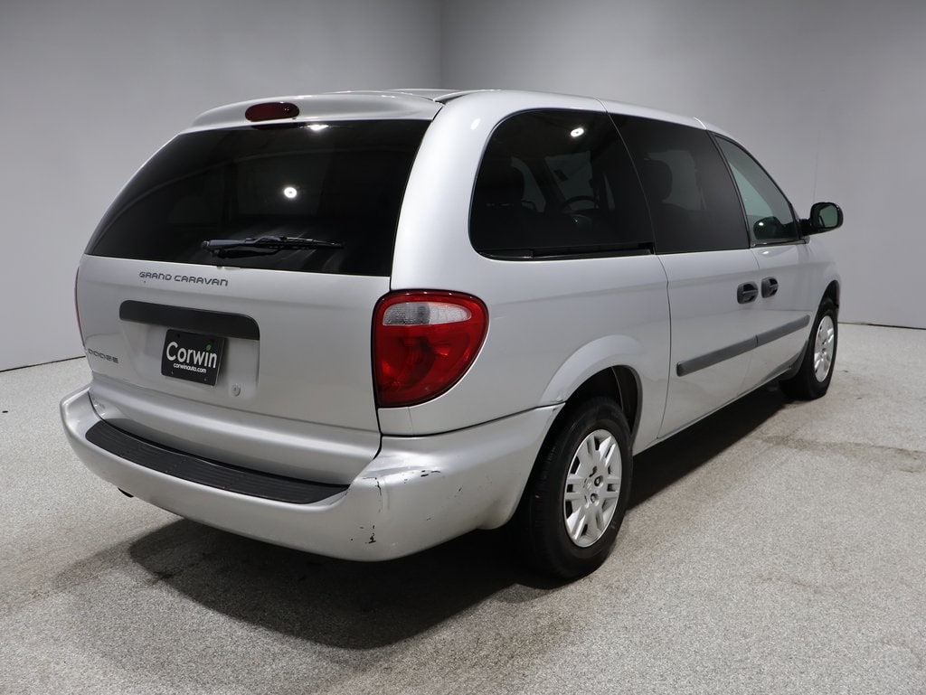 Used 2005 Dodge Grand Caravan SE with VIN 1D4GP24R25B323561 for sale in Fargo, ND