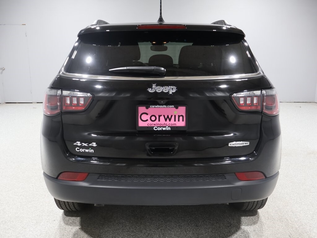 2024 Jeep Compass Latitude Lux photo 3