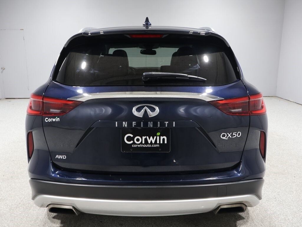 2019 Infiniti QX50 Luxe photo 3