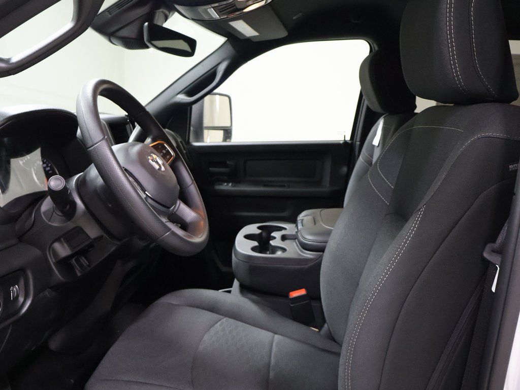 2026 RAM 3500 Tradesman - Photo 8