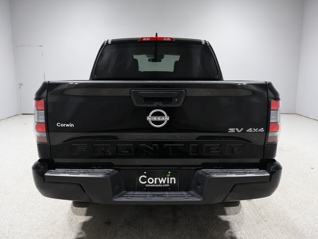 2024 Nissan Frontier SV photo 3