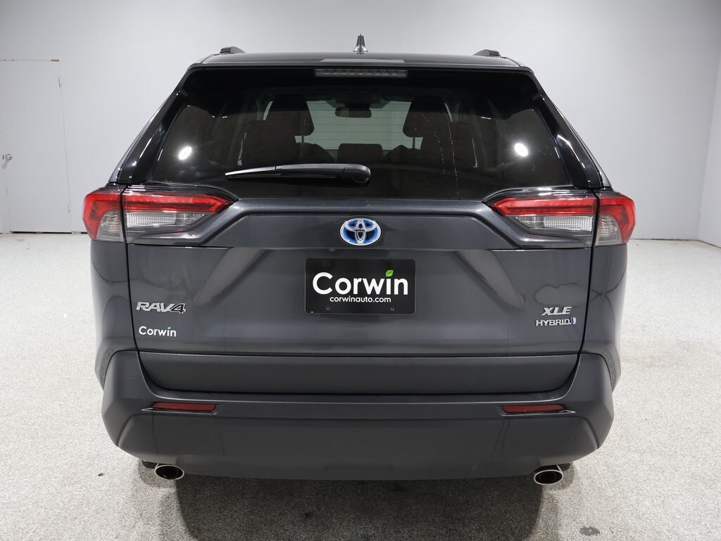 2023 Toyota RAV4 Hybrid XLE photo 2
