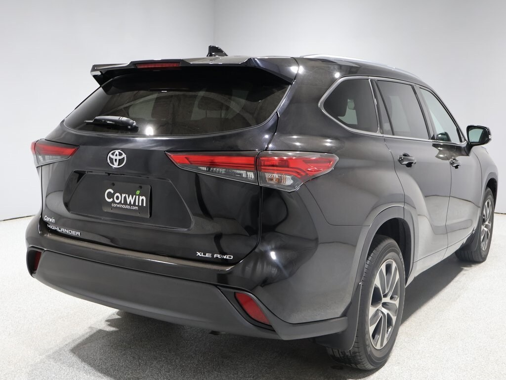 Used 2020 Toyota Highlander XLE with VIN 5TDGZRBH1LS516087 for sale in Fargo, ND