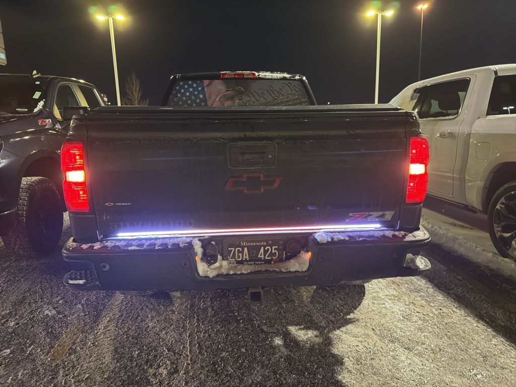 2016 Chevrolet Silverado 1500 LT photo 3