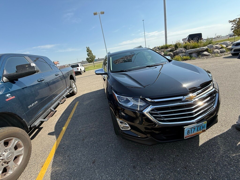 2021 Chevrolet Equinox Premier photo 2