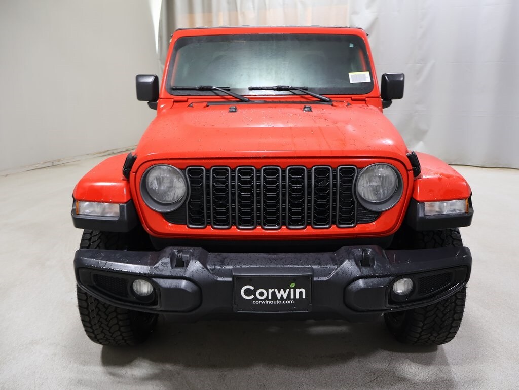 2025 Jeep Gladiator Sport photo 2