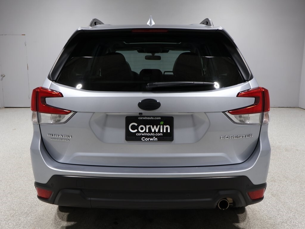2023 Subaru Forester Limited photo 2