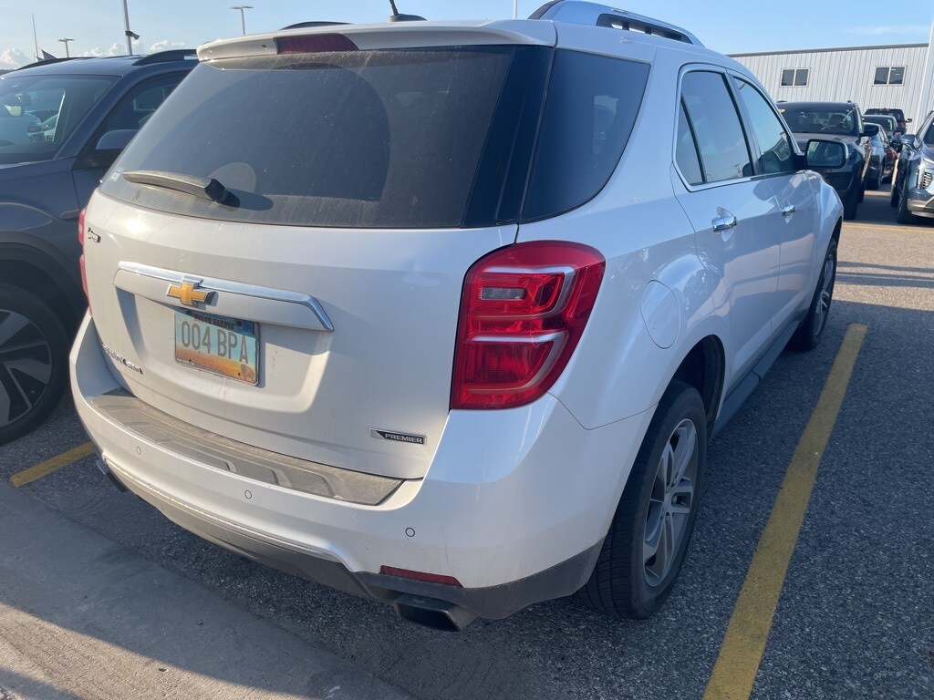 2017 Chevrolet Equinox Premier photo 2