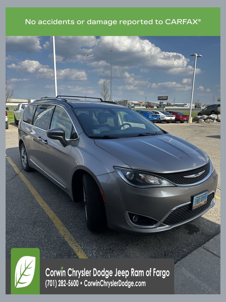 2017 Chrysler Pacifica Touring-L Plus's photo