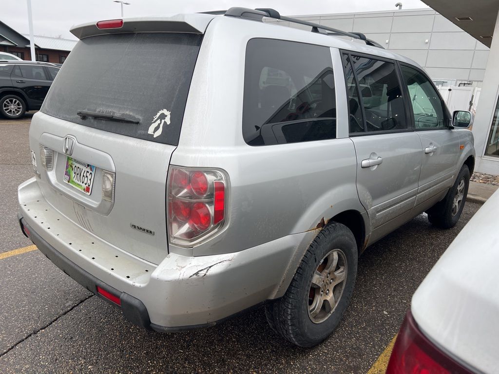 Used 2006 Honda Pilot EX with VIN 5FNYF18446B022463 for sale in Fargo, ND