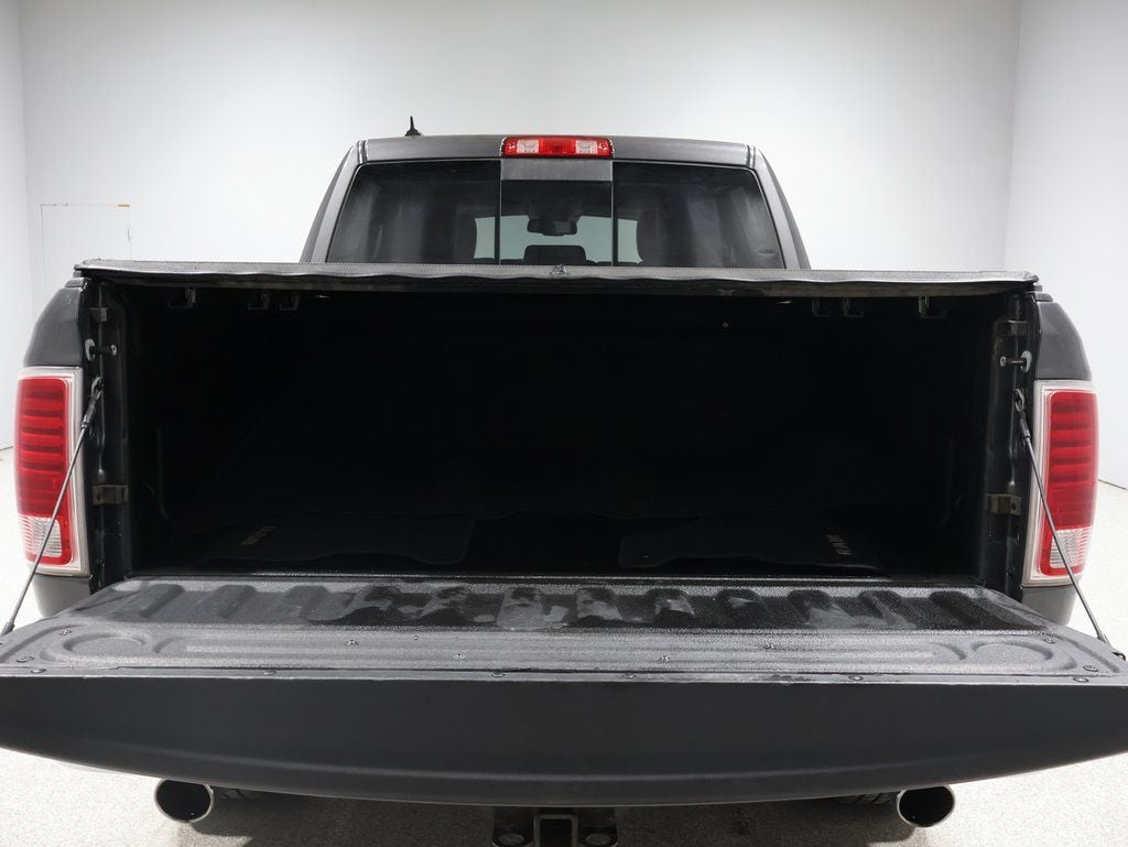 2017 Ram 1500 Laramie photo 3