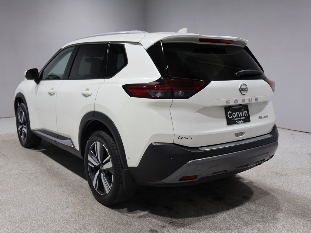 2023 Nissan Rogue SL photo 2