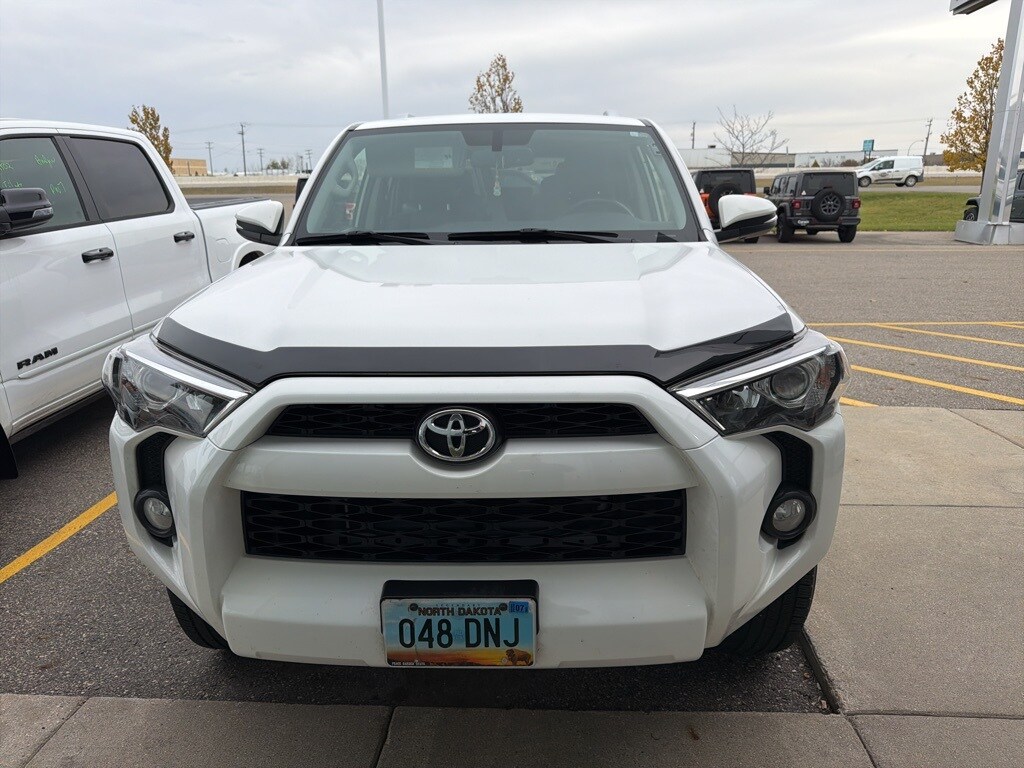 2018 Toyota 4Runner SR5 Premium photo 2