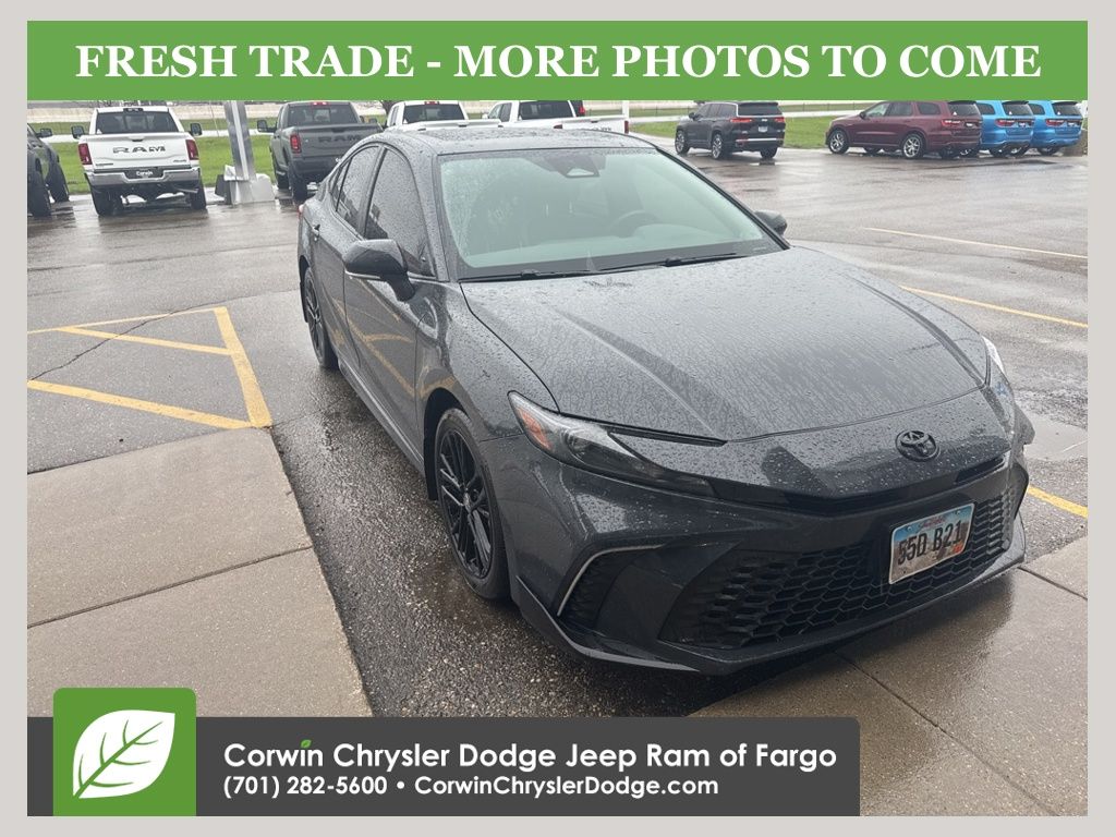 2025 Toyota Camry SE AWD Hybrid's photo