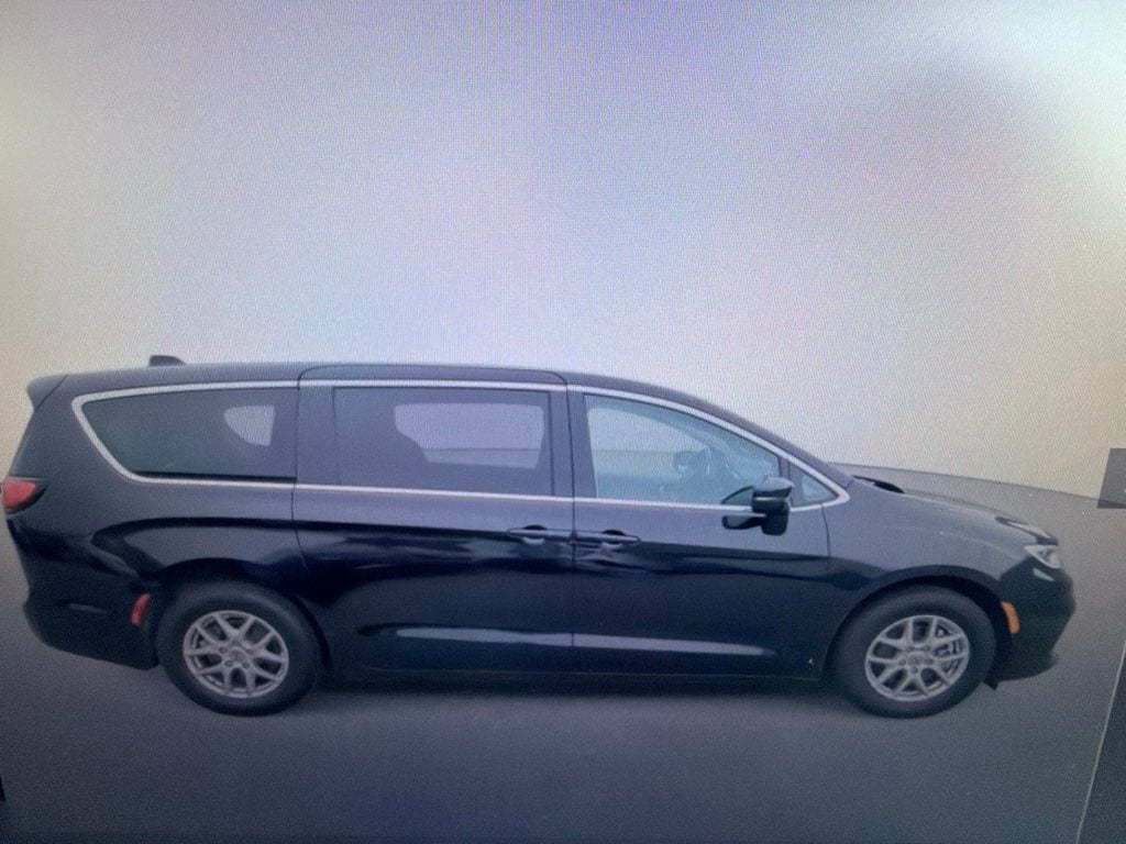 Used 2024 Chrysler Pacifica Touring L Van Passenger Van