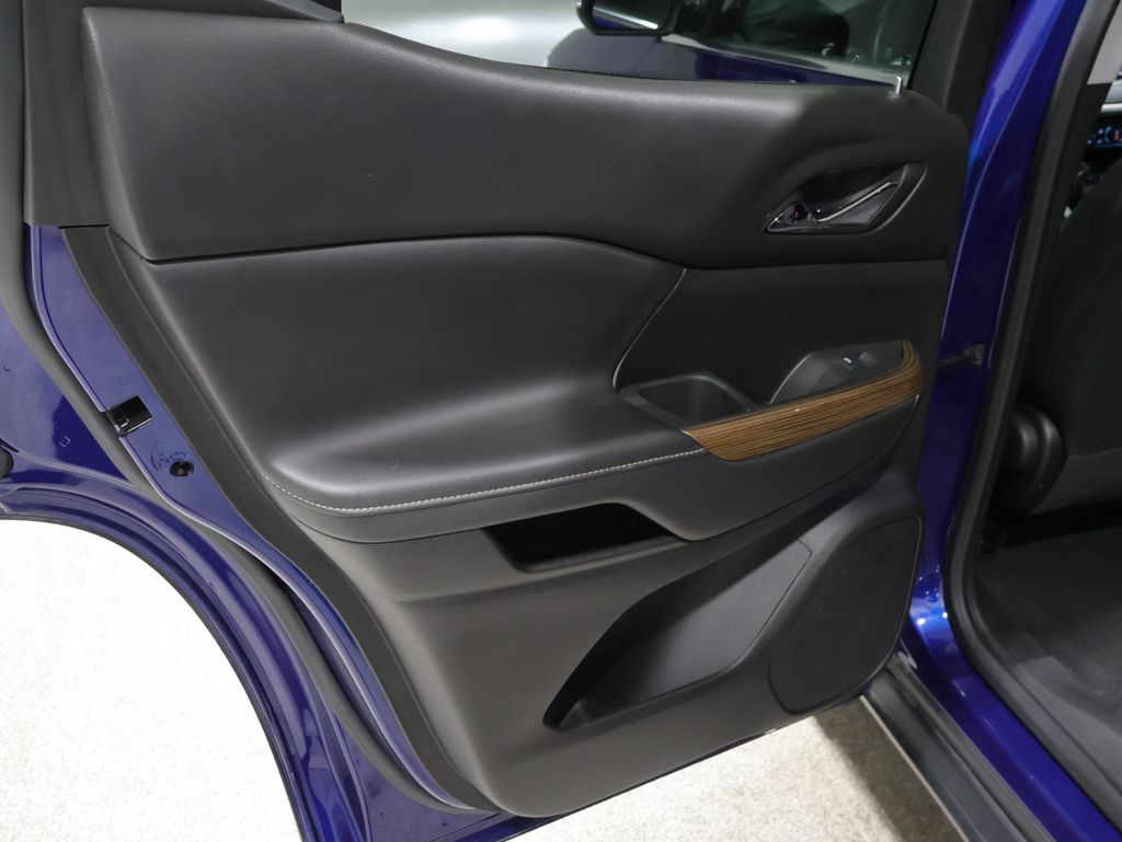 2023 GMC Acadia SLE - Photo 18