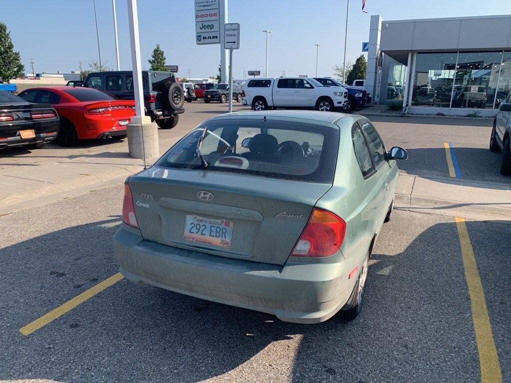 2004 Hyundai Accent GL photo 3