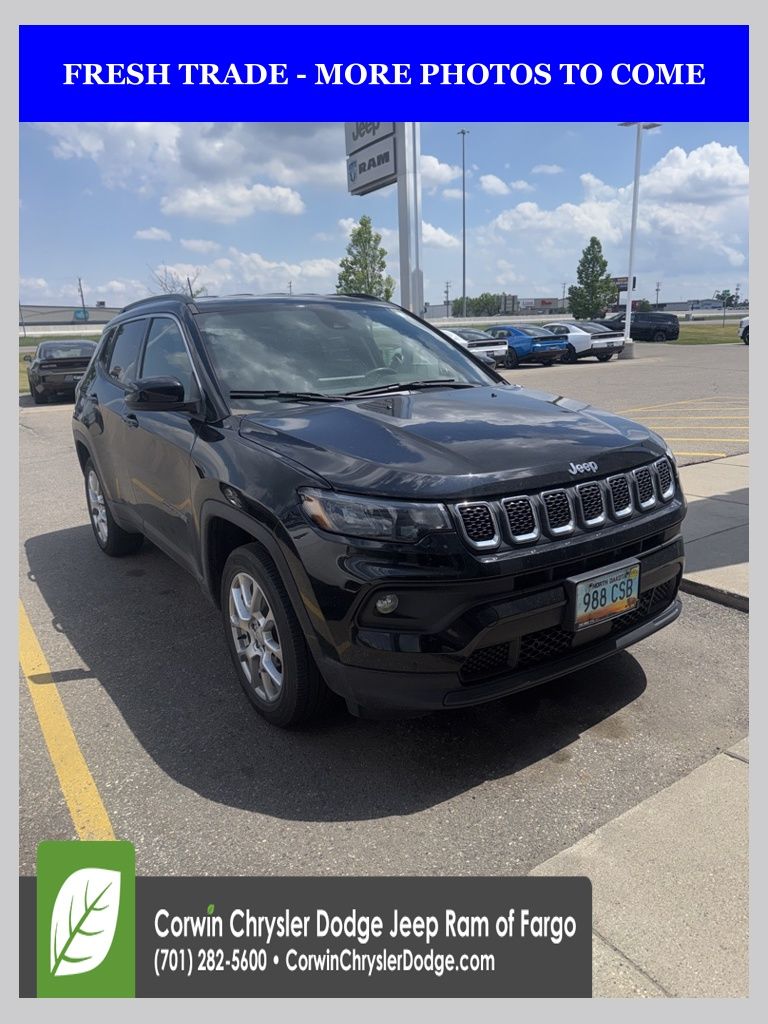 2023 Jeep Compass Latitude Lux 4X4's photo