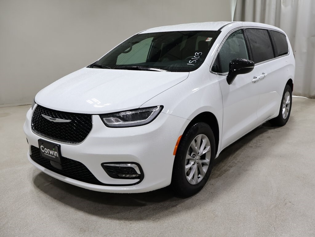 2025 Chrysler Pacifica photo 3