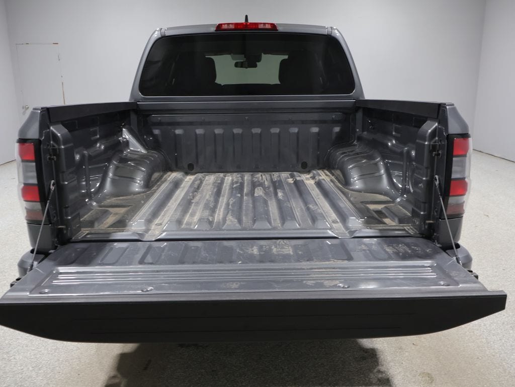 2024 Nissan Frontier SV photo 2