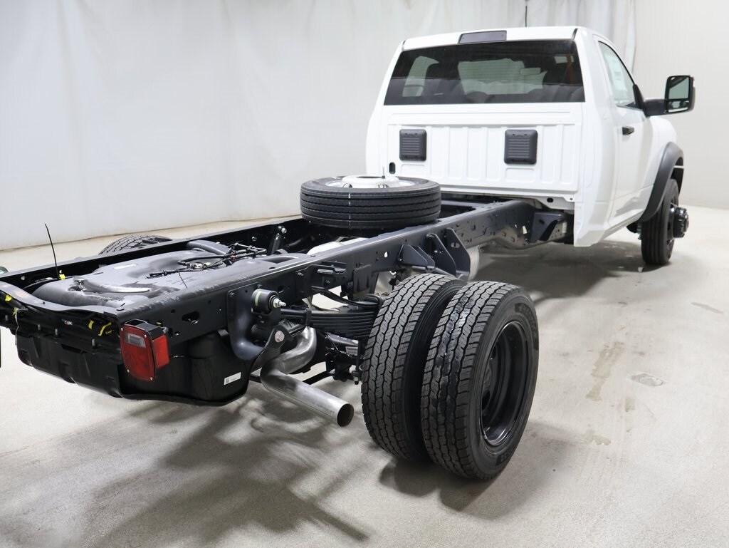 2025 Ram 5500 Tradesman photo 4