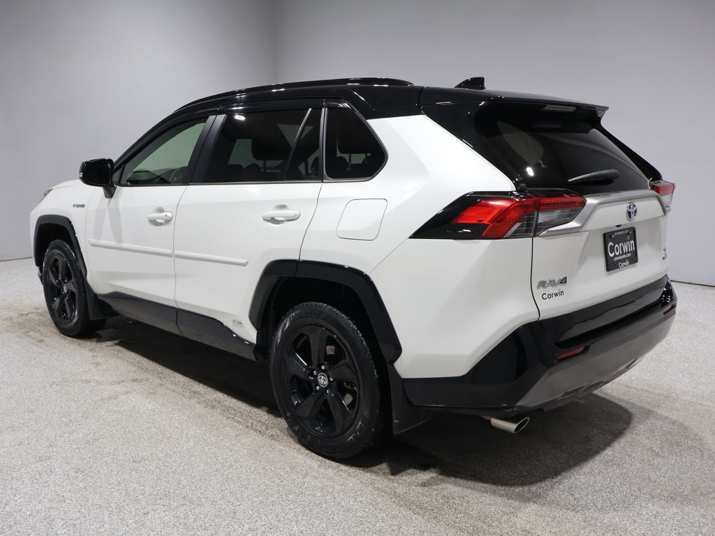 2021 Toyota RAV4 Hybrid XSE photo 2