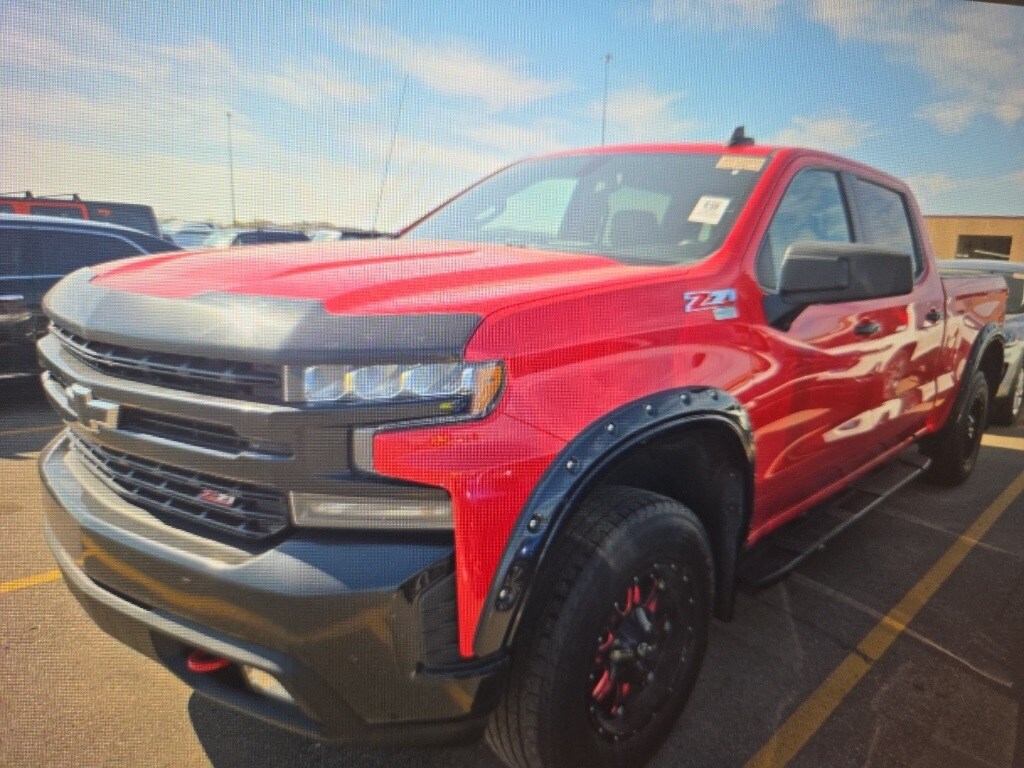 2019 Chevrolet Silverado Trail Boss LT photo 2