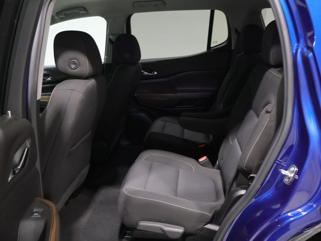 2023 GMC Acadia SLE - Photo 17