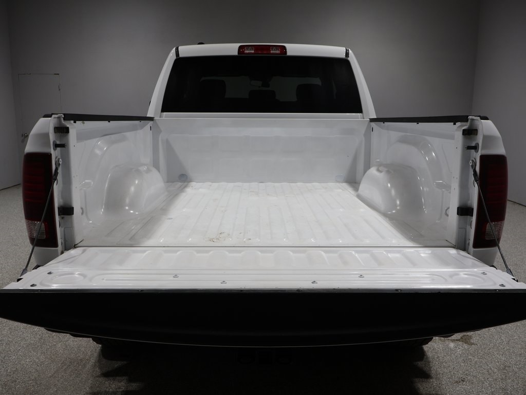 2023 Ram 1500 Classic Warlock photo 3