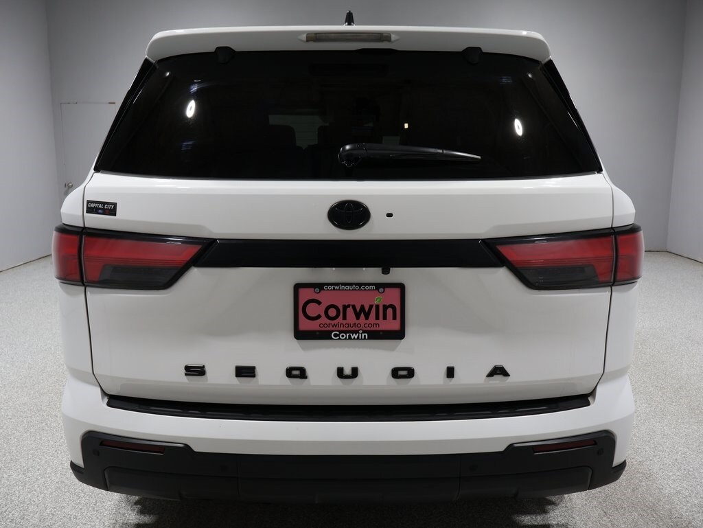 2024 Toyota Sequoia SR5 photo 3