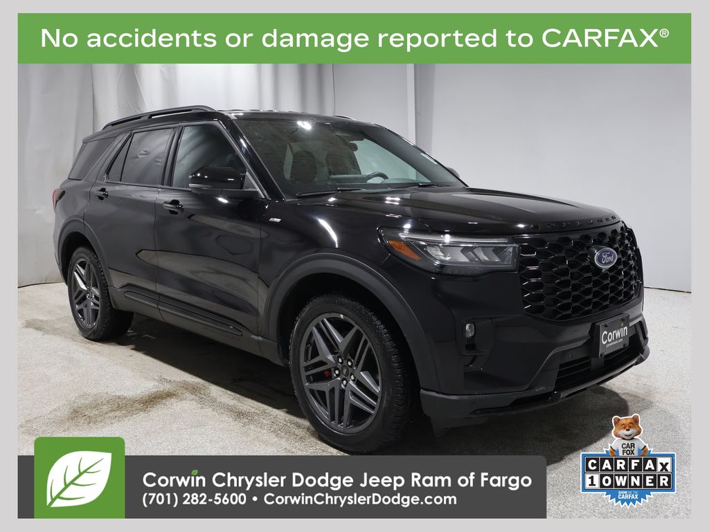 2025 Ford Explorer ST-LINE's photo