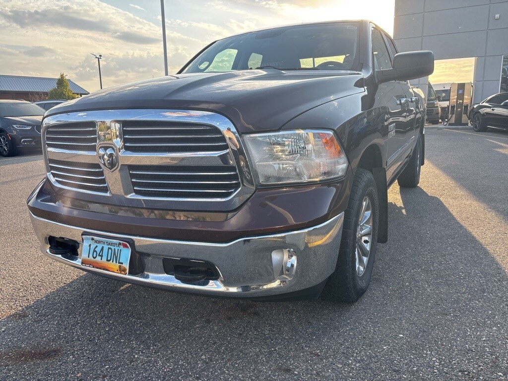 2013 Ram 1500 SLT photo 3