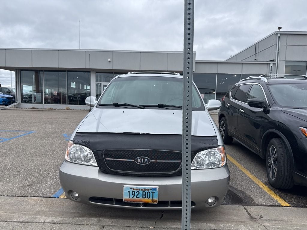 Used 2004 Kia Sedona LX with VIN KNDUP131646514364 for sale in Fargo, ND