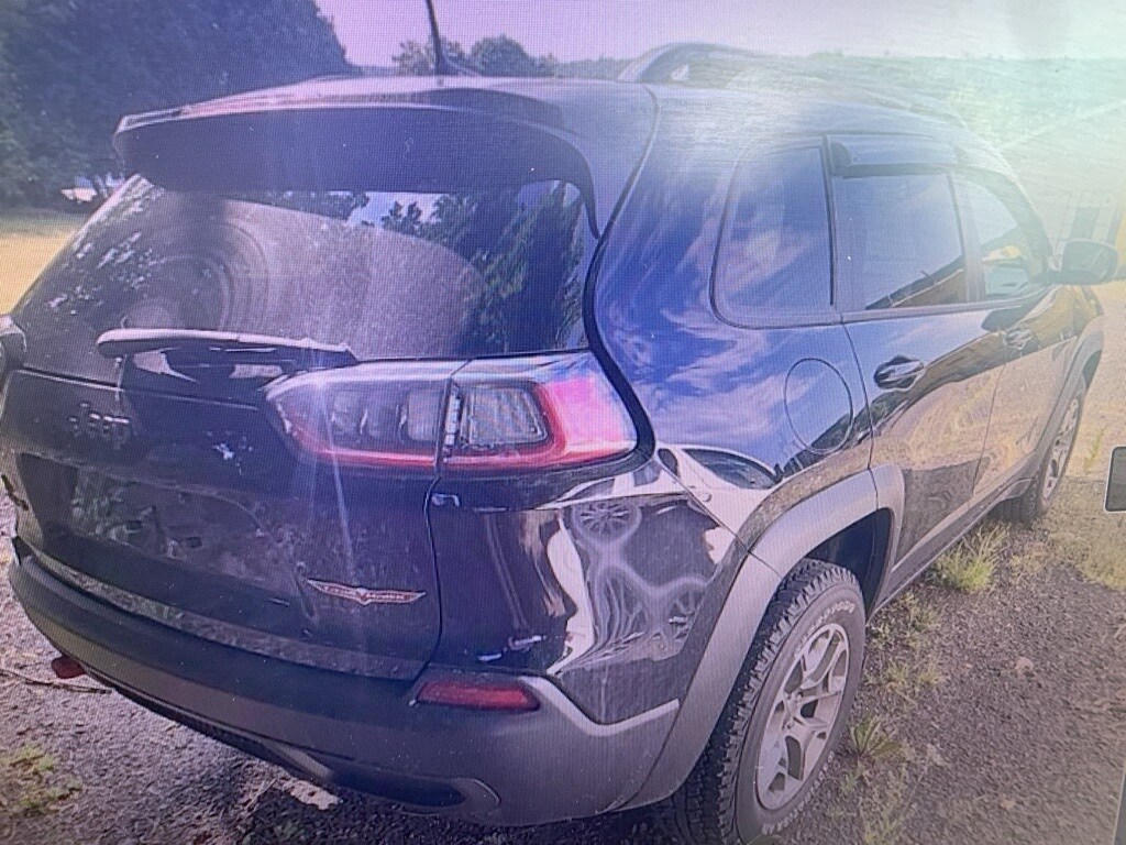 2022 Jeep Cherokee Trailhawk photo 3
