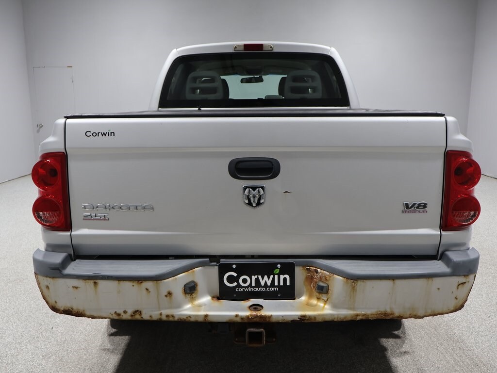 2005 Dodge Dakota SLT photo 3