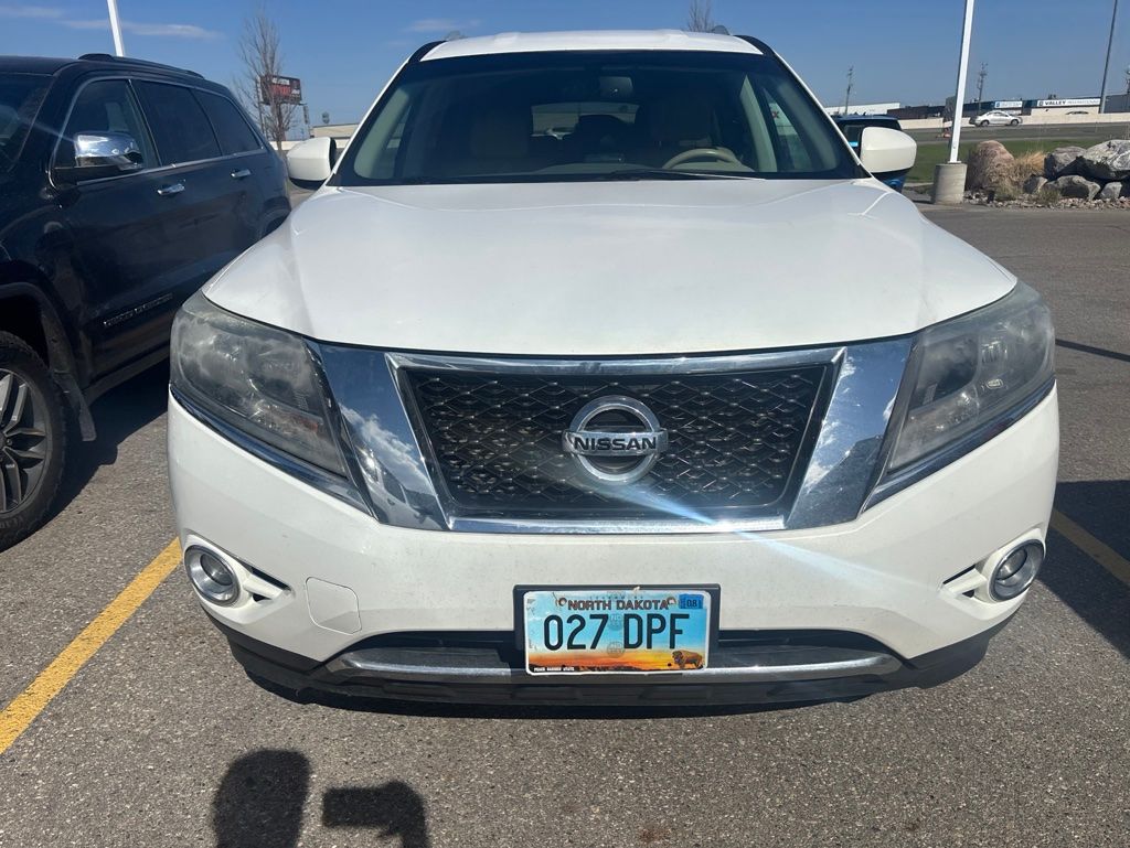 Used 2014 Nissan Pathfinder SL with VIN 5N1AR2MM2EC606923 for sale in Fargo, ND