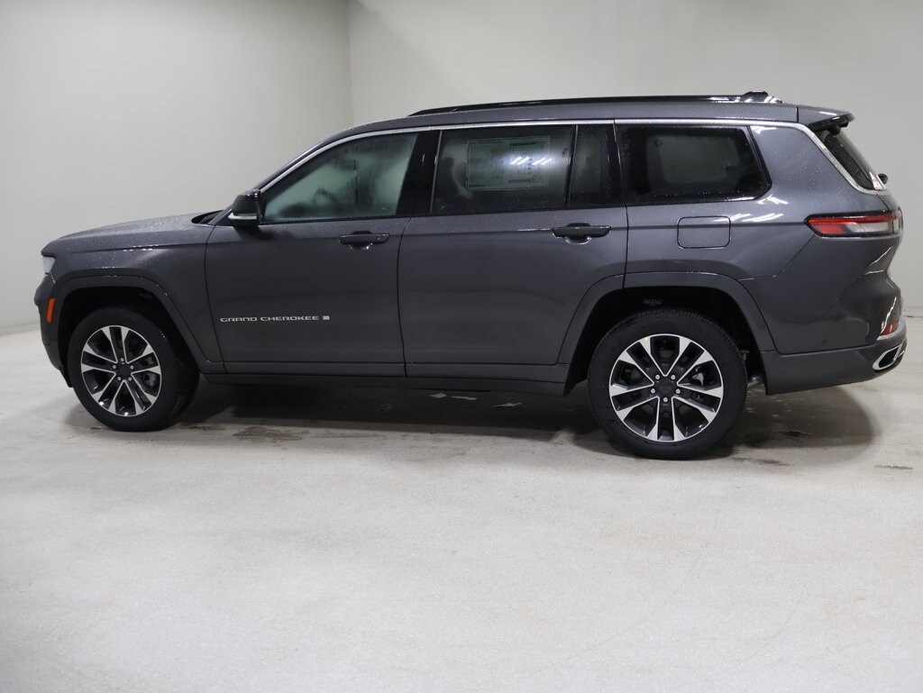 2025 Jeep Grand Cherokee Overland photo 4