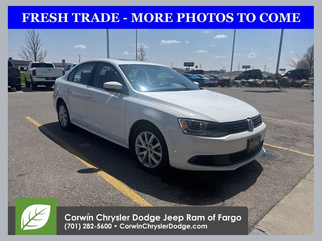 2012 Volkswagen Jetta SE 6AT's photo