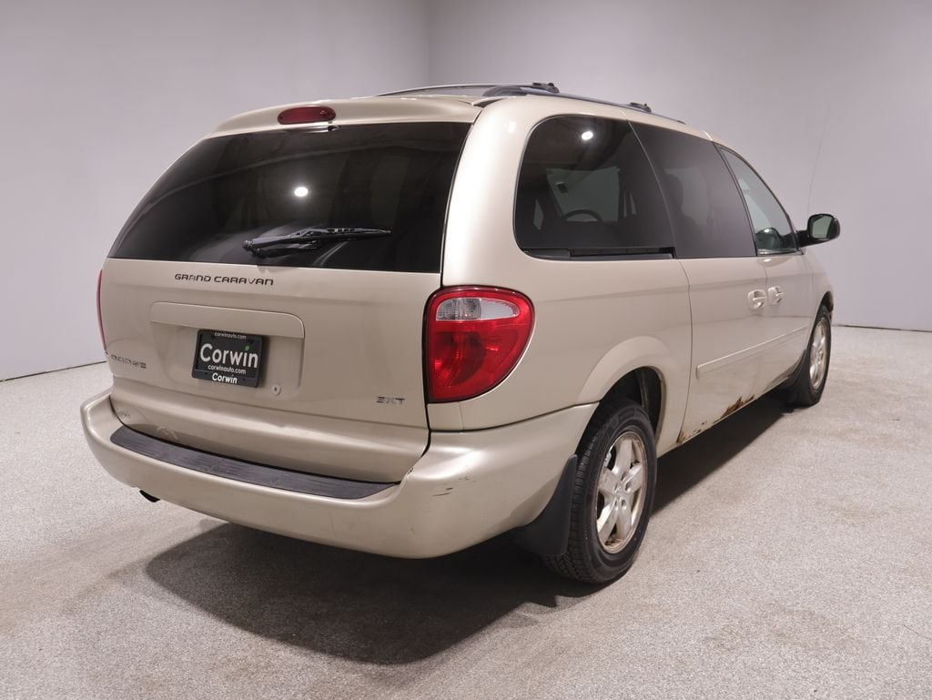 Used 2007 Dodge Grand Caravan SXT with VIN 2D4GP44L27R320753 for sale in Fargo, ND