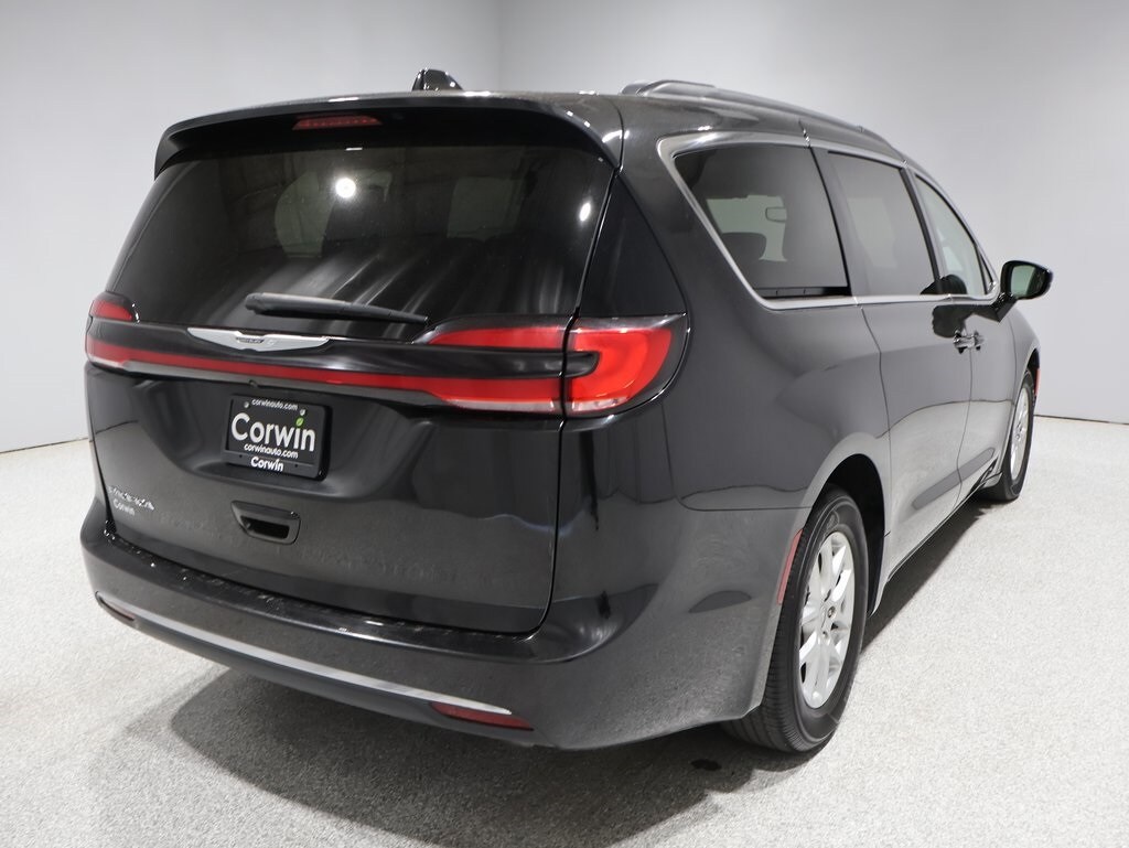 Used 2022 Chrysler Pacifica Touring L with VIN 2C4RC1BG7NR182713 for sale in Fargo, ND