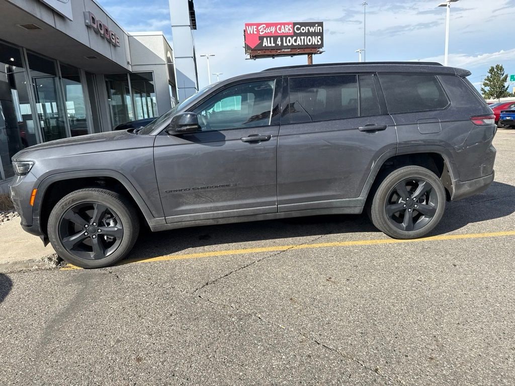 Used 2025 Jeep Grand Cherokee L Laredo SUV