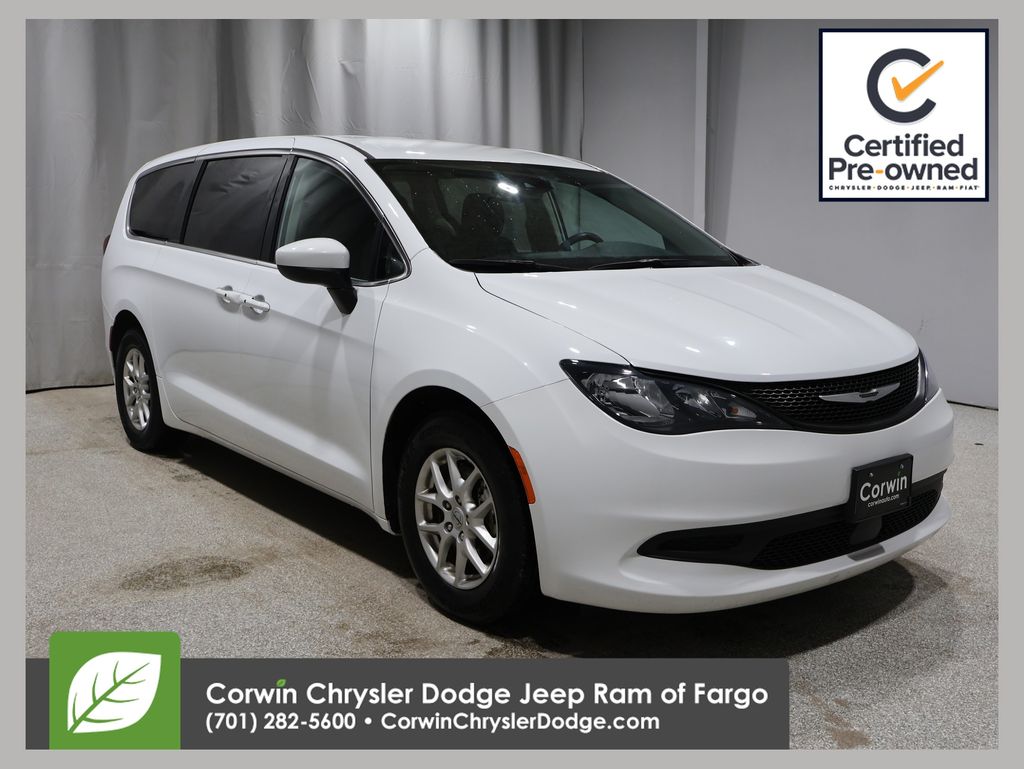 2023 Chrysler Voyager LX